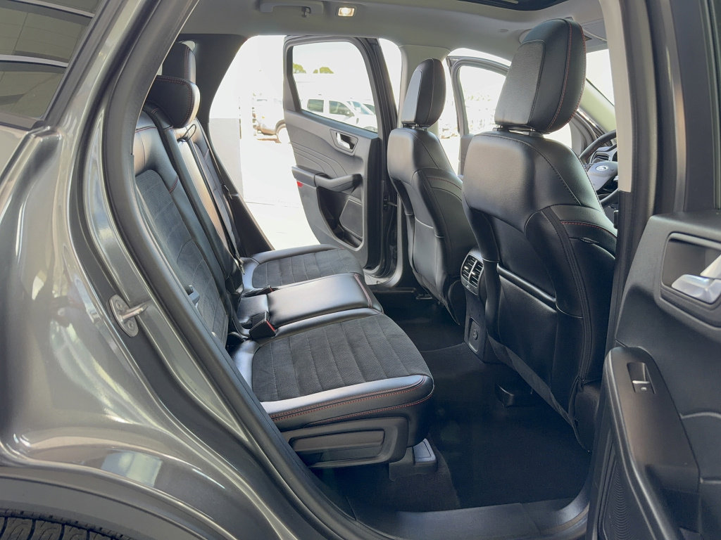 Certified 2022 Ford Escape SEL w/ SEL Stealth AWD Package image 15