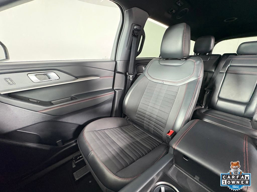 Certified 2025 Ford Explorer ST-Line w/ ST-Line Street Pack AWD/4WD image 18