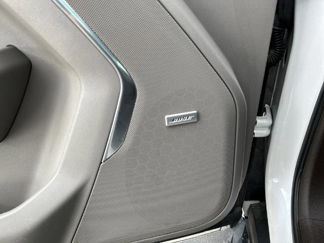 Used 2021 GMC Yukon SLT w/ SLT Luxury Plus Package image 10