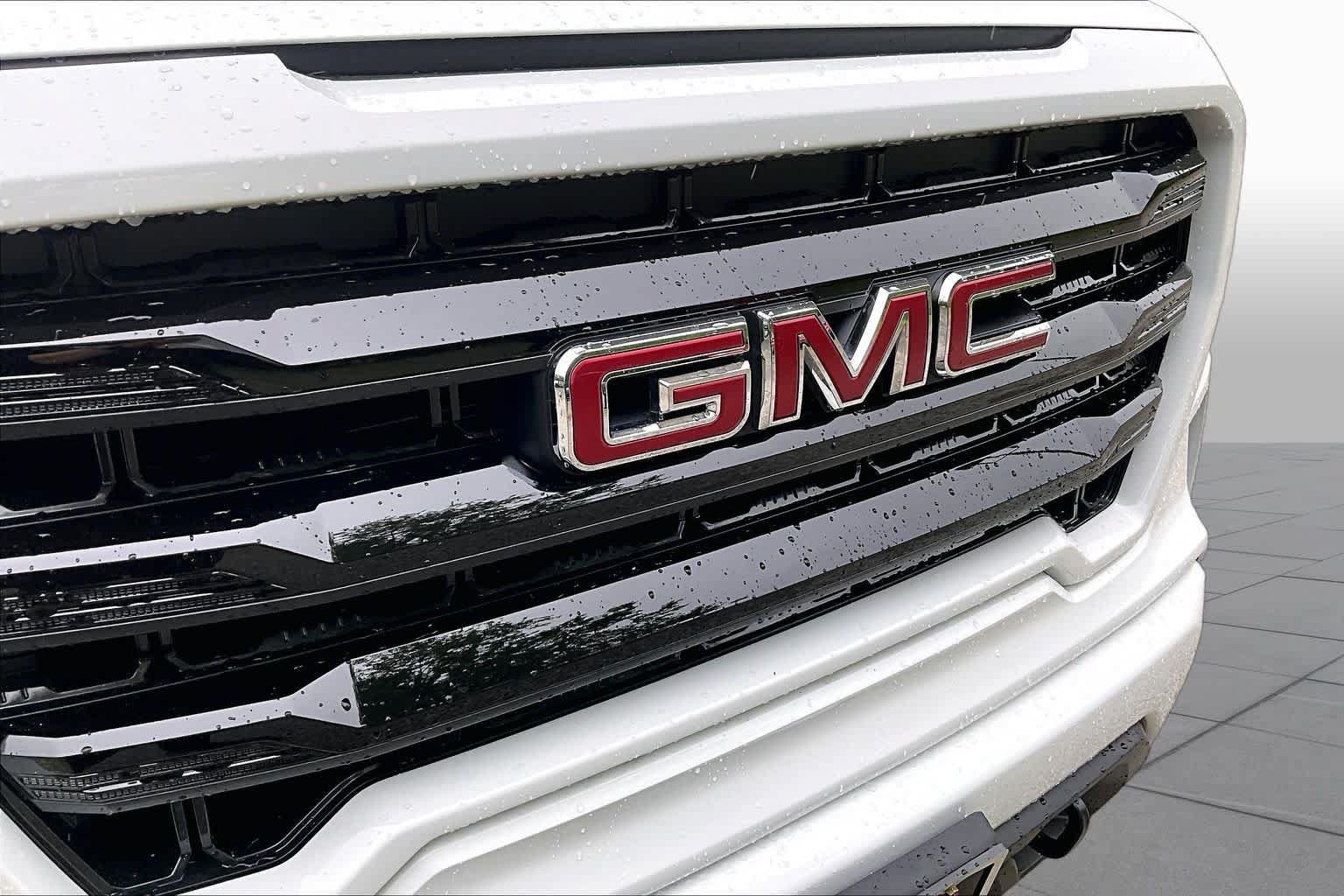 Used 2020 GMC Sierra 1500 Elevation w/ Elevation Value Package AWD/4WD image 32