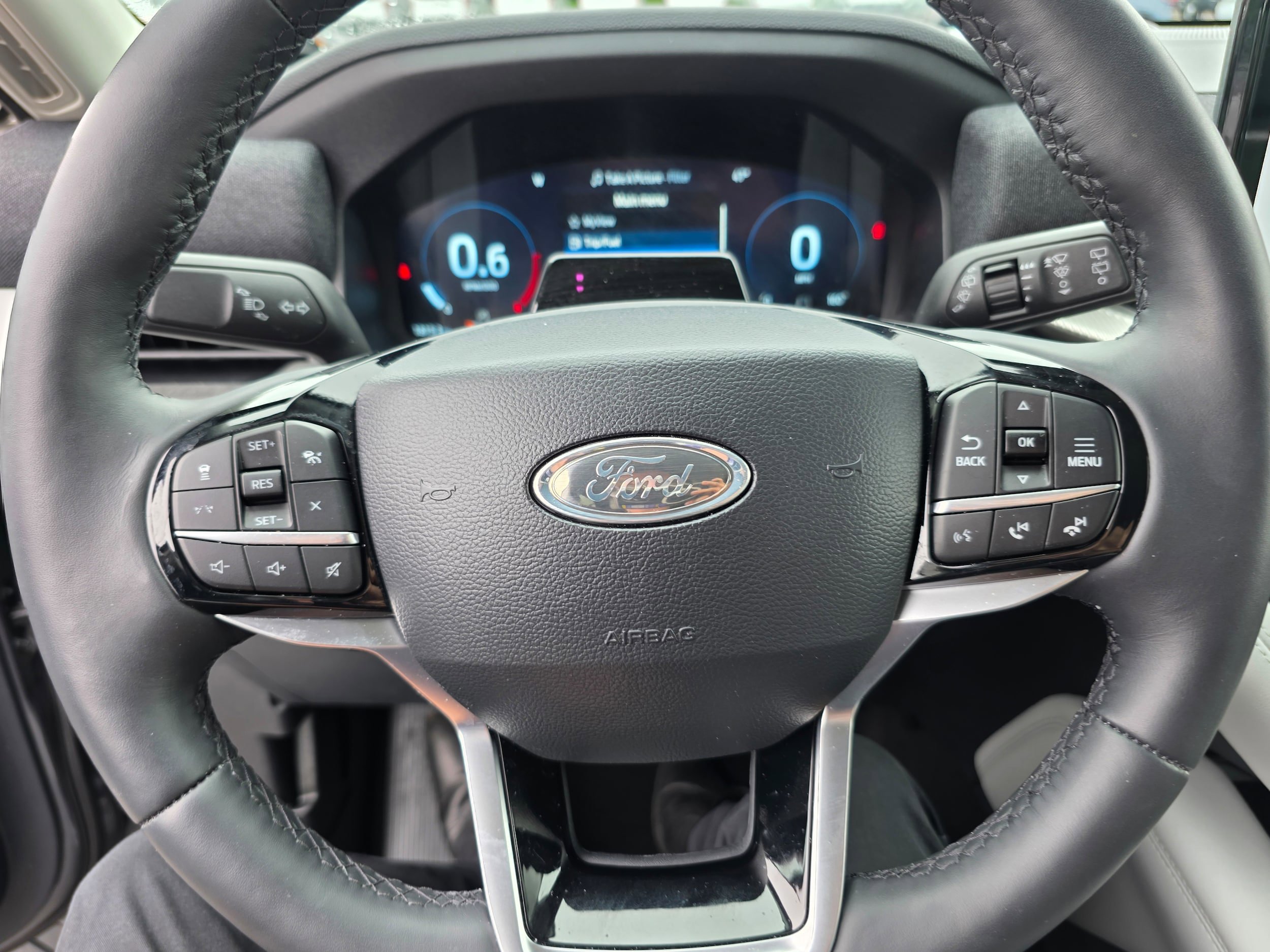 Certified 2025 Ford Explorer Platinum w/ Ultimate Package AWD/4WD image 14