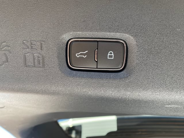 Certified 2025 Ford Expedition Platinum AWD/4WD image 13