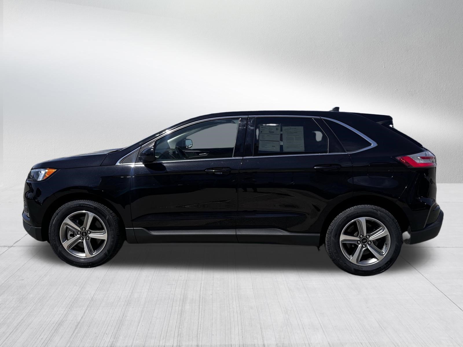 Certified 2024 Ford Edge SEL w/ Convenience Package AWD/4WD image 4