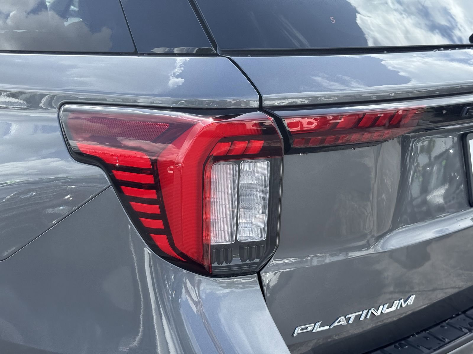 Certified 2025 Ford Explorer Platinum w/ Ultimate Package AWD/4WD image 8