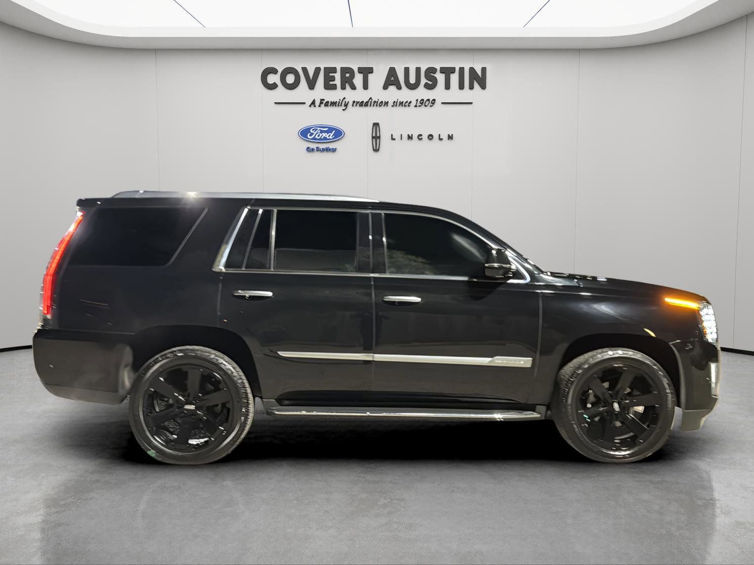 Used 2018 Cadillac Escalade Luxury image 6