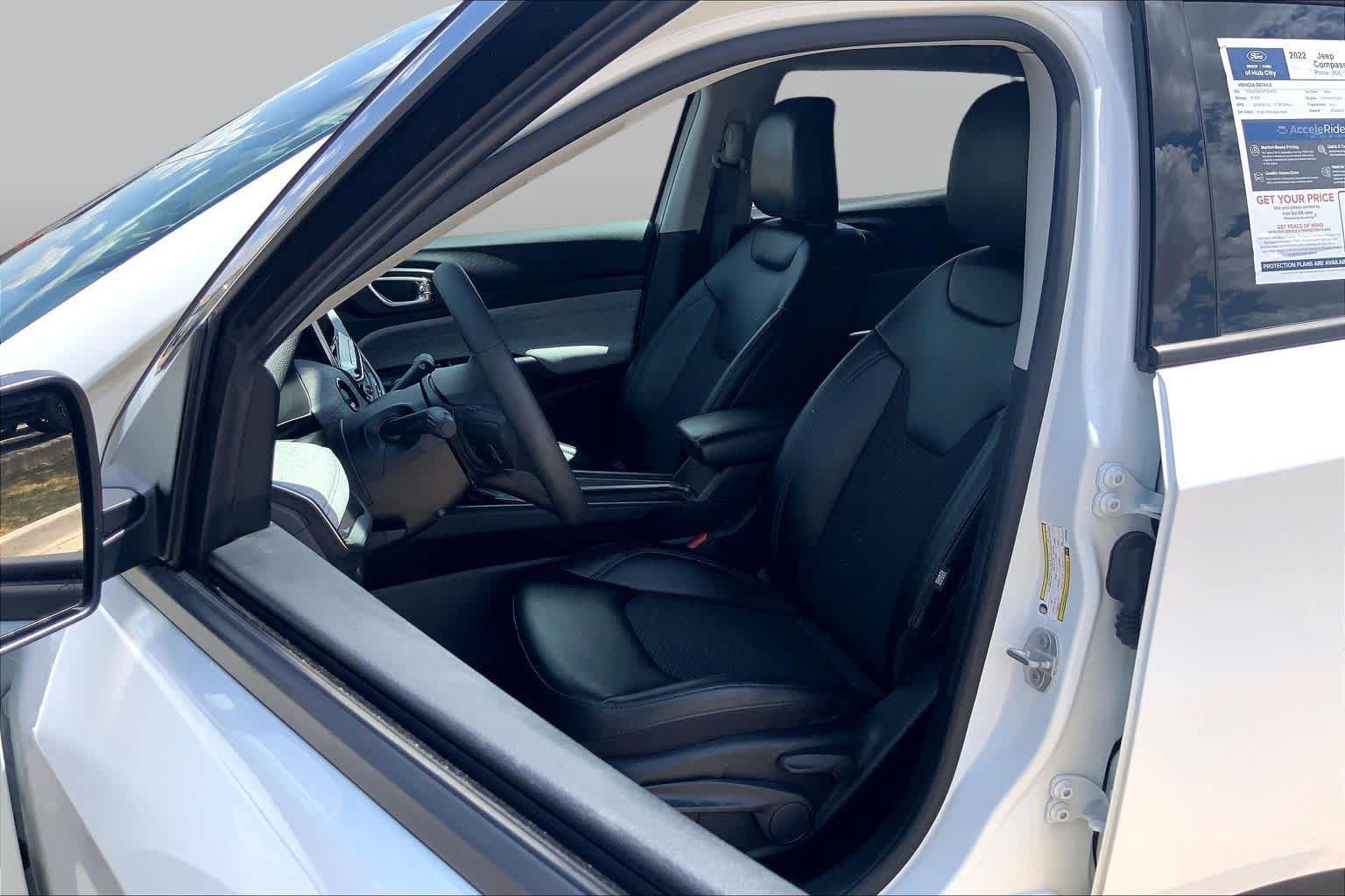 Used 2022 Jeep Compass Latitude FWD image 8