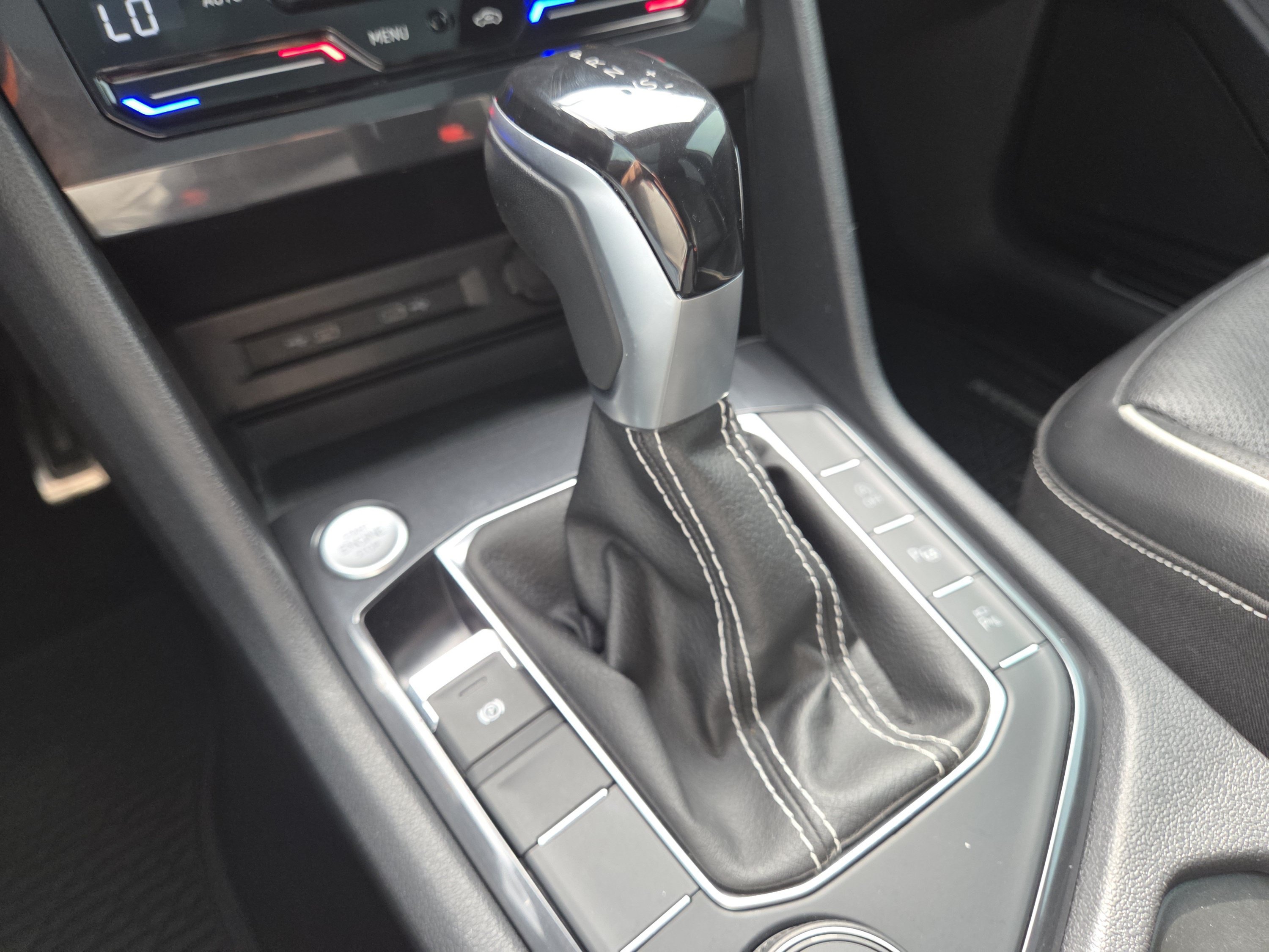 Used 2022 Volkswagen Tiguan SEL R-Line AWD/4WD image 40