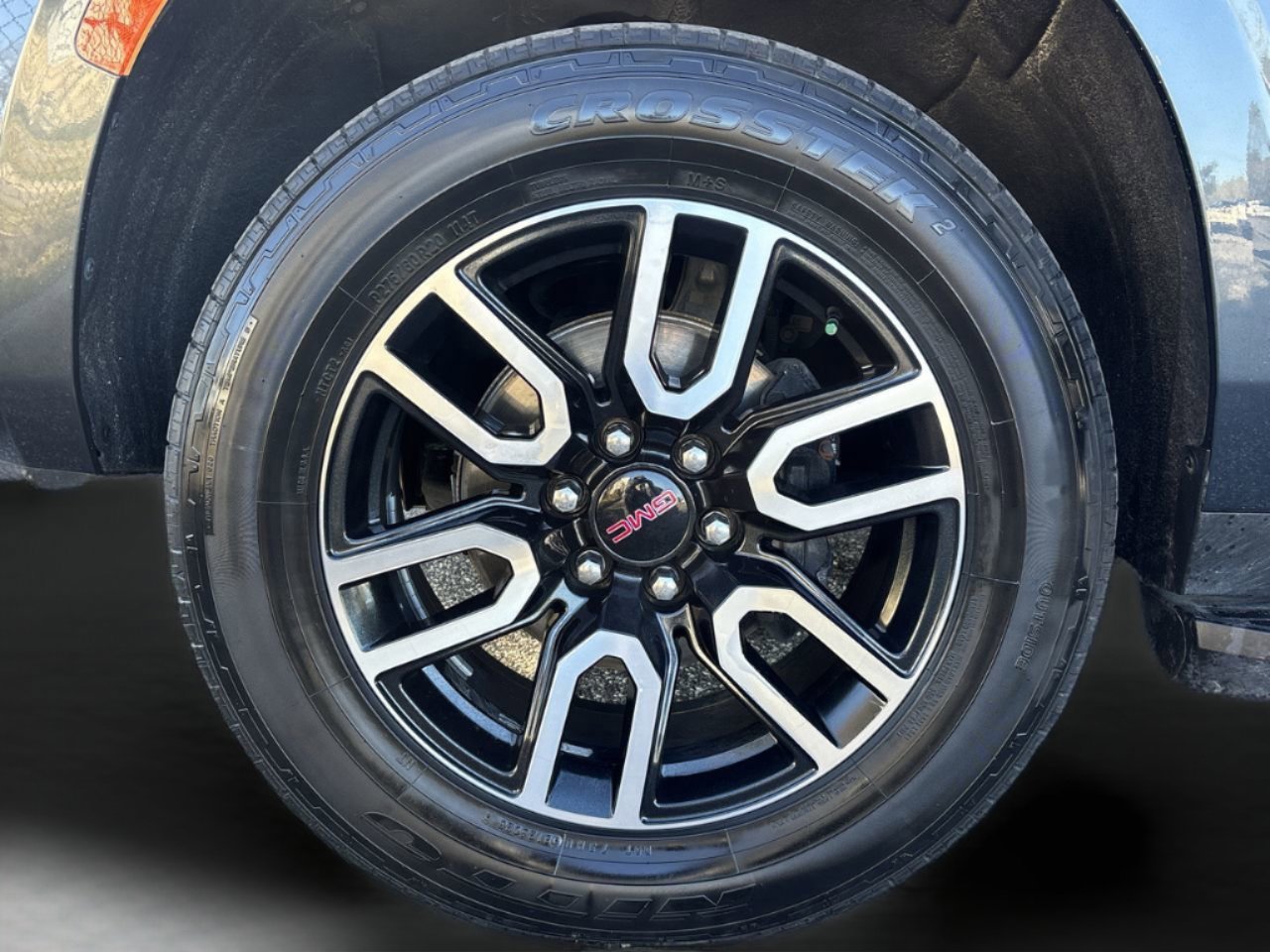 Used 2021 GMC Yukon XL AT4 w/ Technology Package image 41