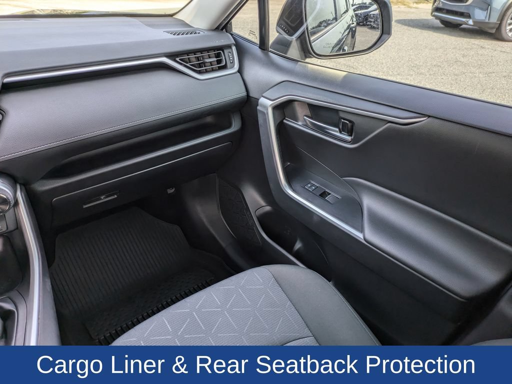 Used 2022 Toyota RAV4 XLE w/ Convenience Package FWD image 20