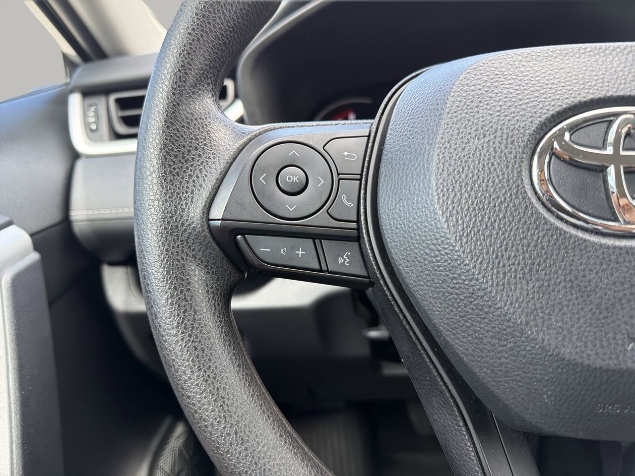 Used 2024 Toyota RAV4 LE FWD image 24