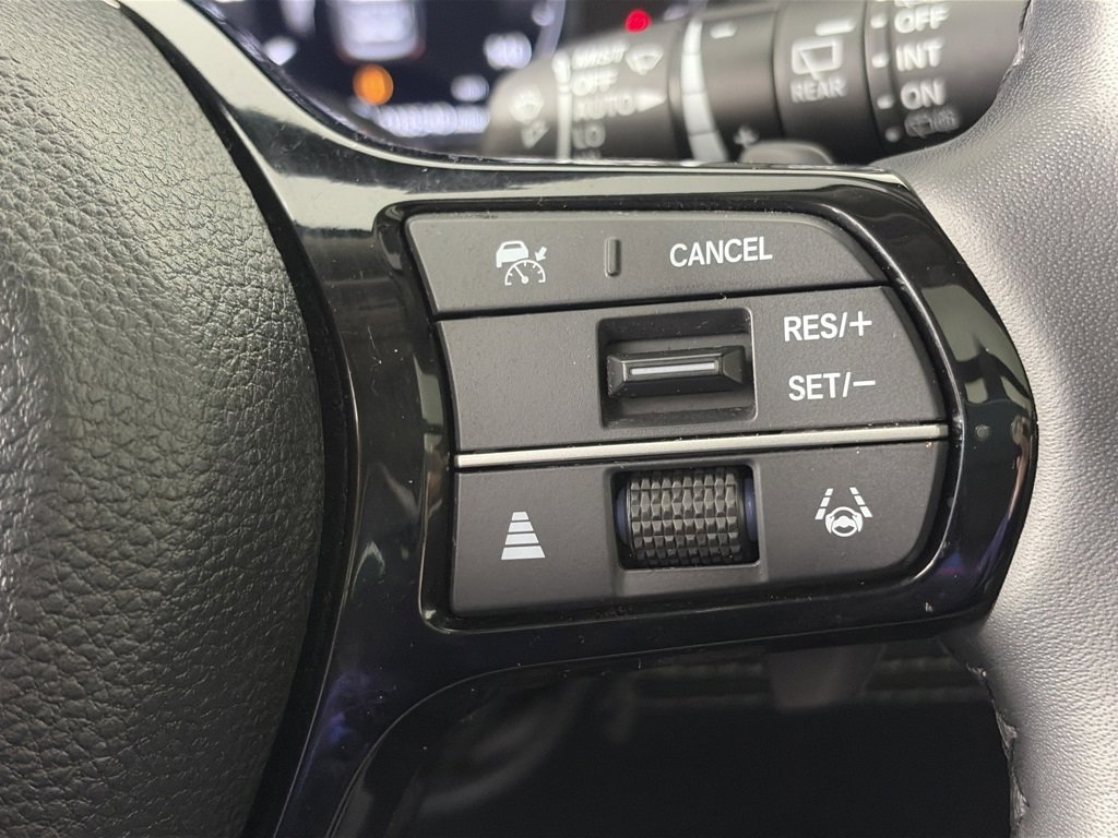 Used 2025 Honda Pilot Elite image 18