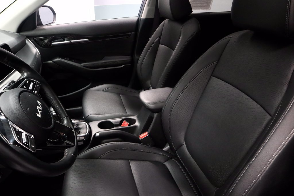 Used 2024 Kia Seltos EX AWD/4WD image 25