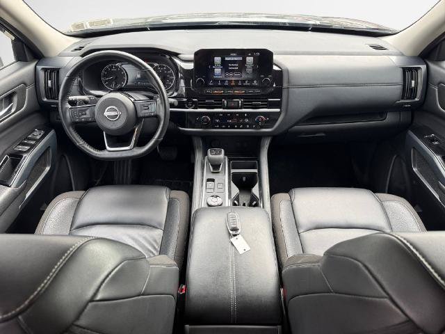 Used 2025 Nissan Pathfinder SL AWD/4WD image 22