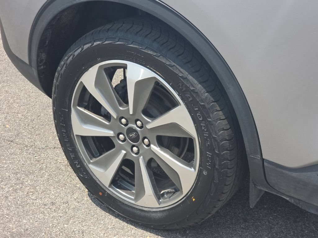 Certified 2024 Ford Escape Platinum AWD/4WD image 40