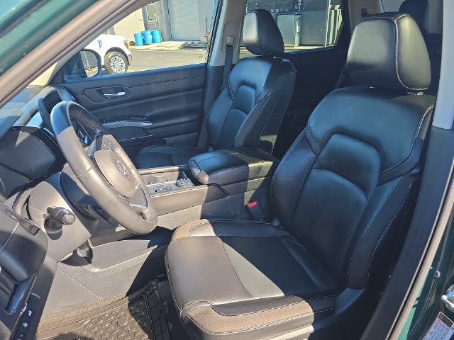 Used 2024 Nissan Pathfinder SL AWD/4WD image 11