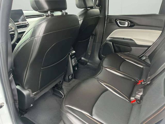 Used 2023 Jeep Compass Limited w/ Sun and Sound Group AWD/4WD image 15