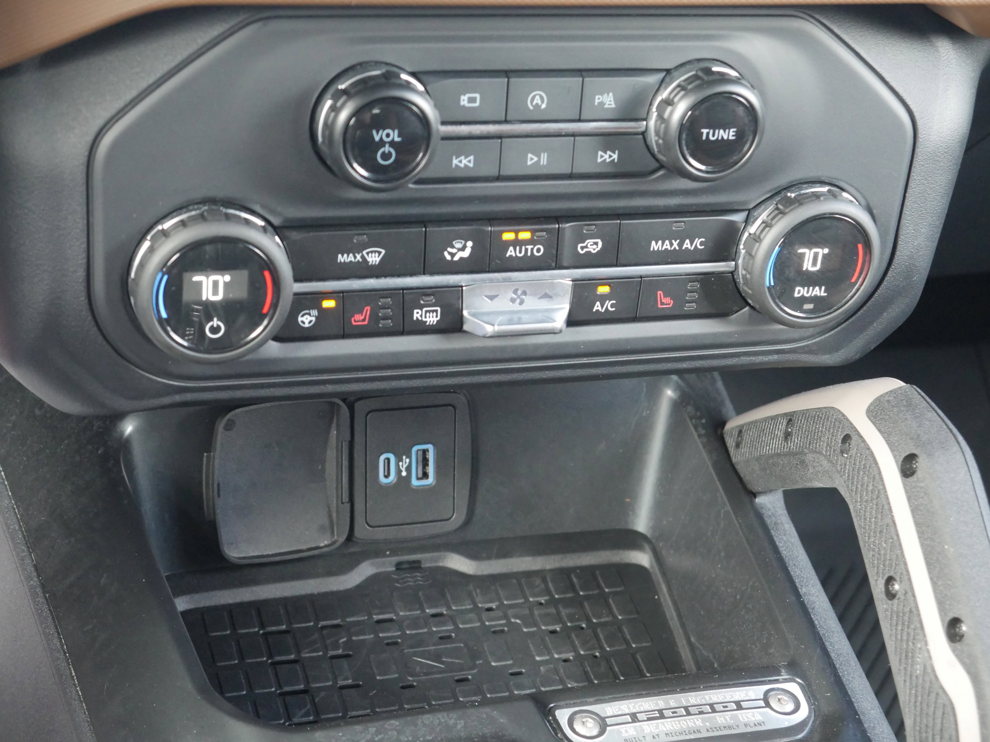 Certified 2024 Ford Bronco Outer Banks AWD/4WD image 16