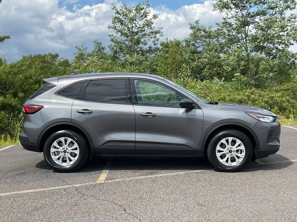 Certified 2025 Ford Escape Active AWD/4WD image 23