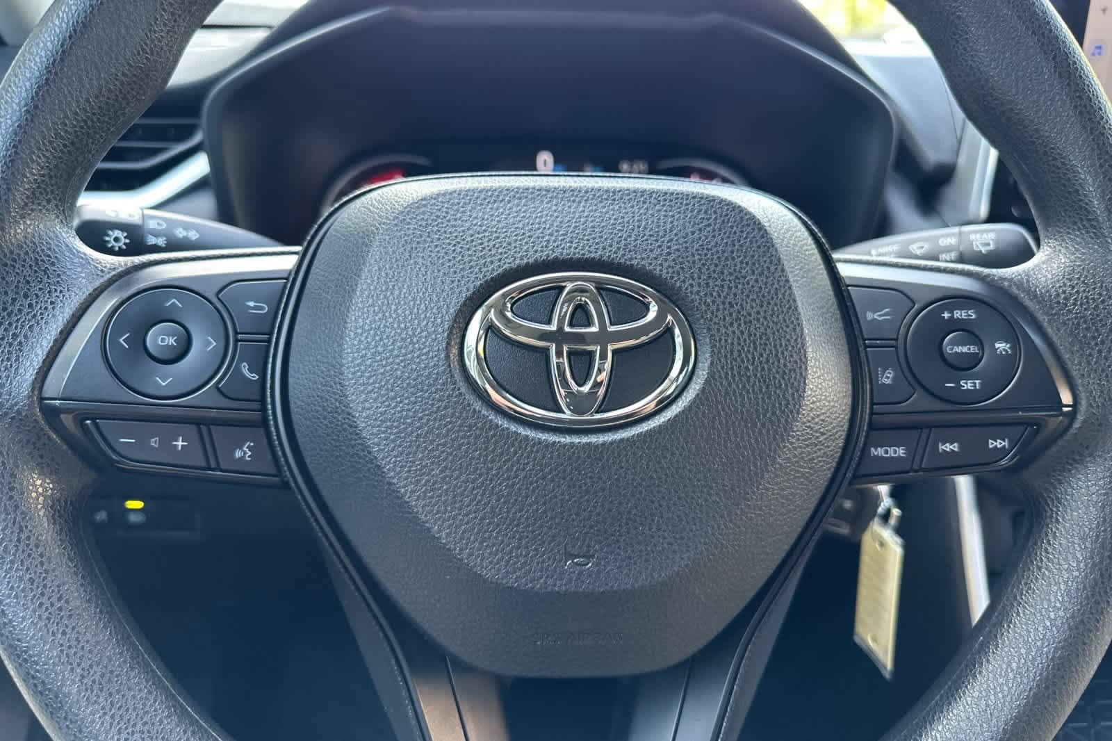 Used 2025 Toyota RAV4 LE AWD/4WD image 22