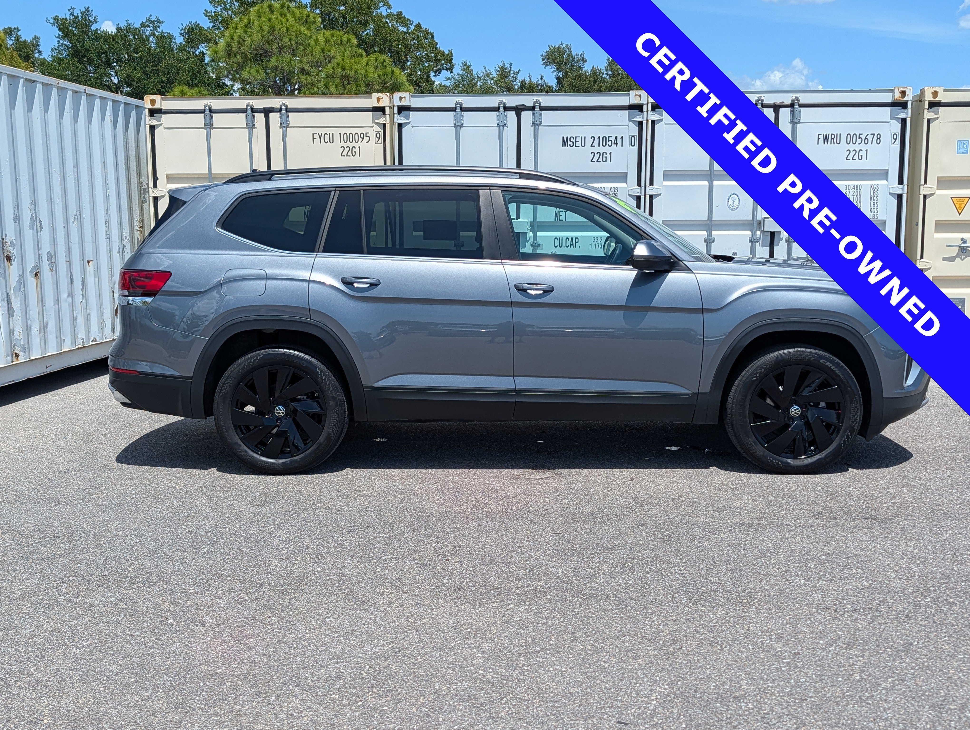 Used 2024 Volkswagen Atlas SE FWD image 3