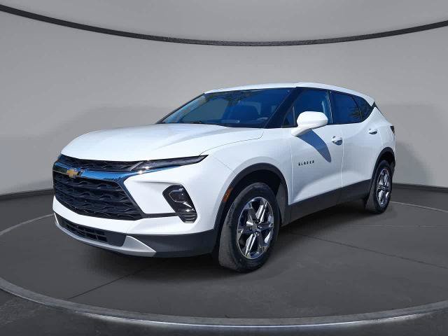 Used 2025 Chevrolet Blazer LT AWD/4WD image 1