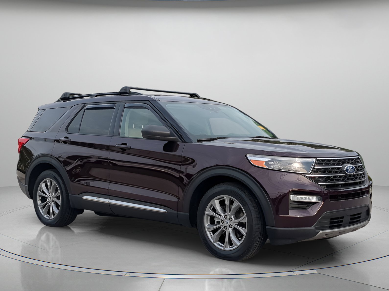 Certified 2022 Ford Explorer XLT w/ Equipment Group 202A RWD image 38