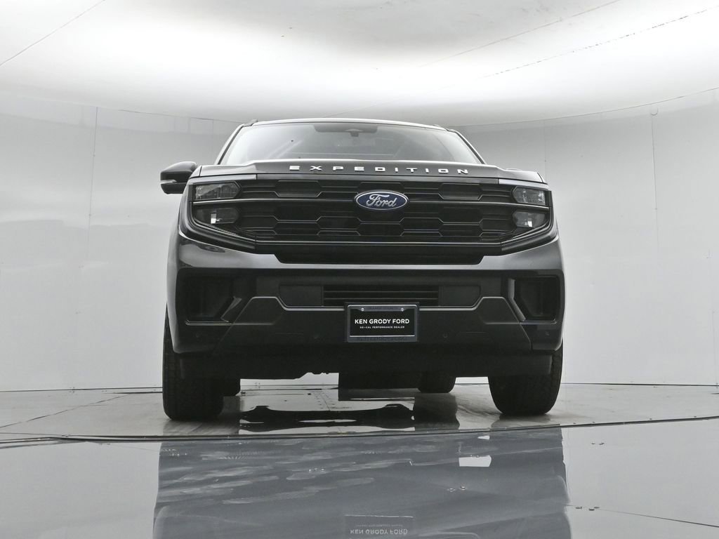 Certified 2025 Ford Expedition Active AWD/4WD image 51