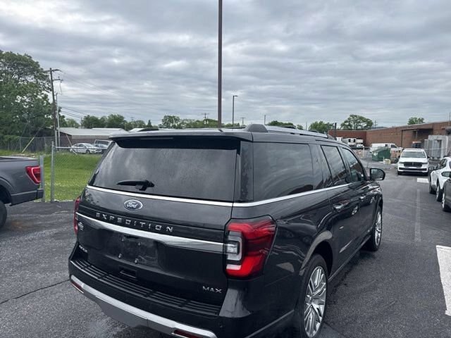 Certified 2024 Ford Expedition Max Platinum AWD/4WD image 7