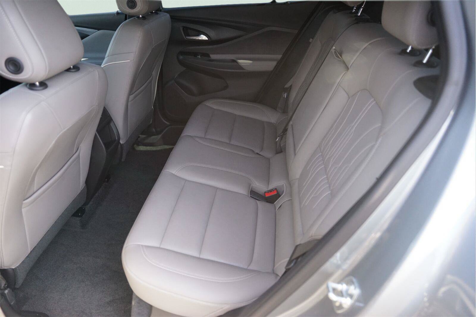 Used 2025 Buick Envista Avenir FWD image 12