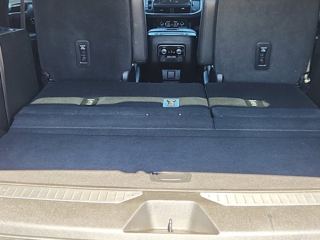 Used 2023 GMC Yukon AT4 w/ AT4 Premium Package AWD/4WD image 17