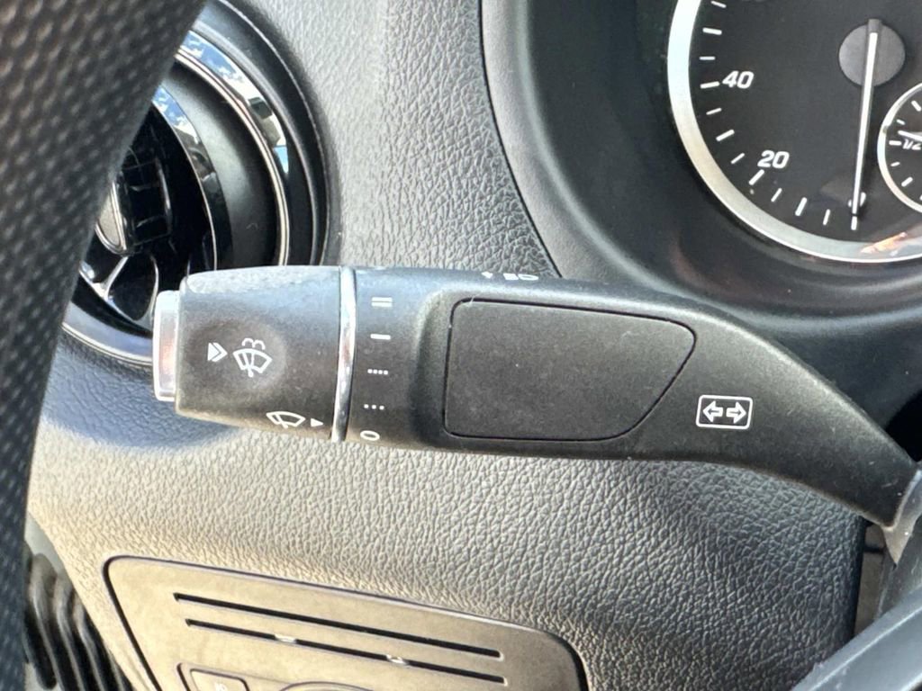 Used 2023 Mercedes-Benz Metris image 26