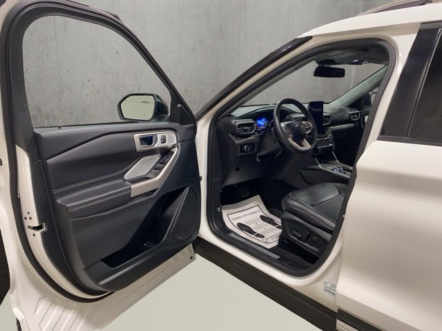 Certified 2024 Ford Explorer Limited w/ Limited Technology Package AWD/4WD image 11