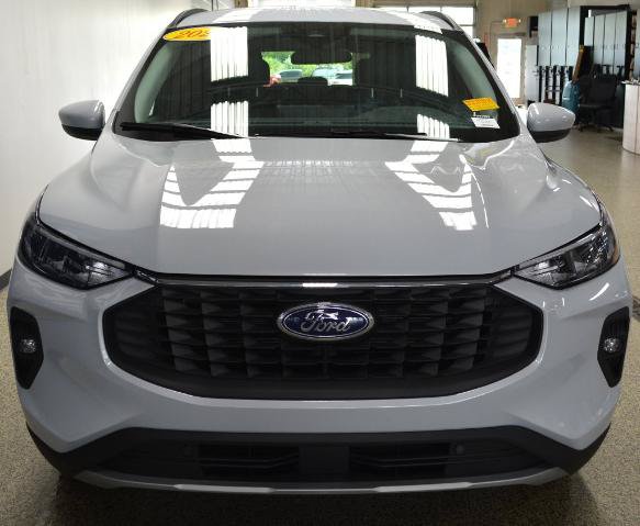 Certified 2026 Ford Escape SE FWD image 8