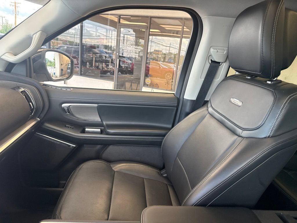 Certified 2026 Ford Expedition Max Platinum w/ Driver's Package AWD/4WD image 29