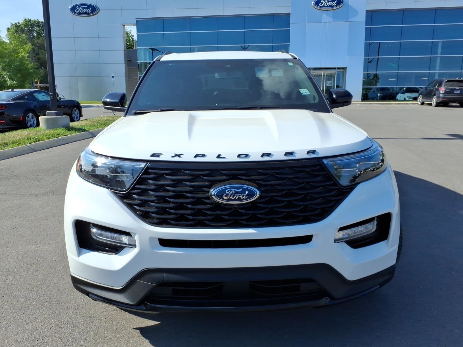 Certified 2024 Ford Explorer ST-Line w/ Class IV Trailer Tow Package AWD/4WD image 8