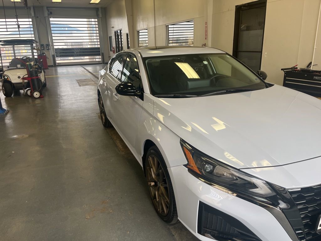 Used 2023 Nissan Altima 2.5 SR w/ SR Premium Package