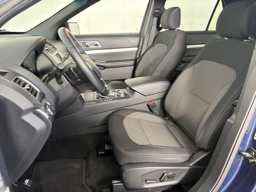 Certified 2017 Ford Explorer XLT AWD/4WD image 11