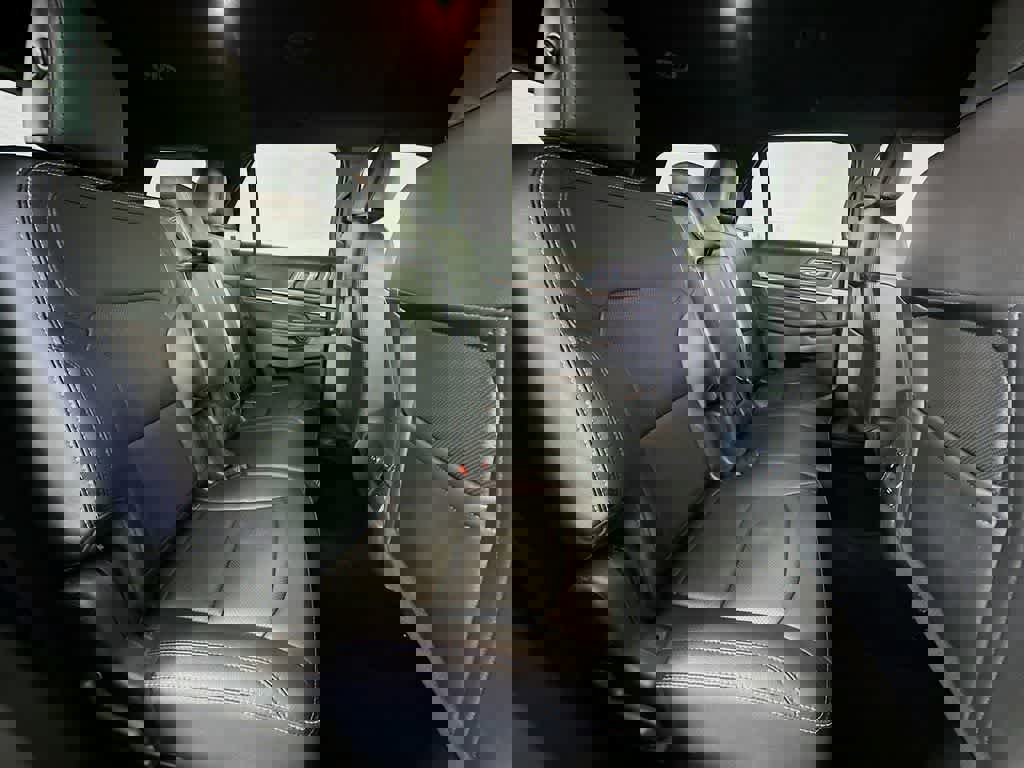 Certified 2019 Ford Explorer Limited w/ Ford Safe & Smart Package image 33