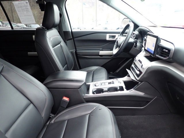 Certified 2023 Ford Explorer XLT w/ Equipment Group 202A image 10