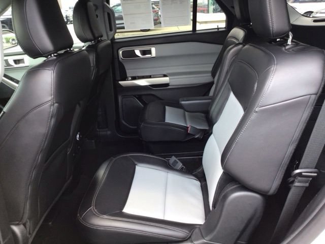 Certified 2023 Ford Explorer XLT w/ Equipment Group 202A AWD/4WD image 22