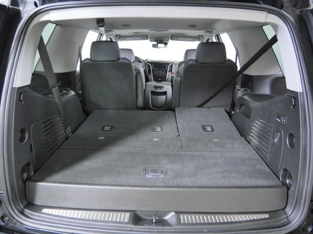 Used 2020 Cadillac Escalade Luxury w/ Escalade Sport Edition AWD/4WD image 15