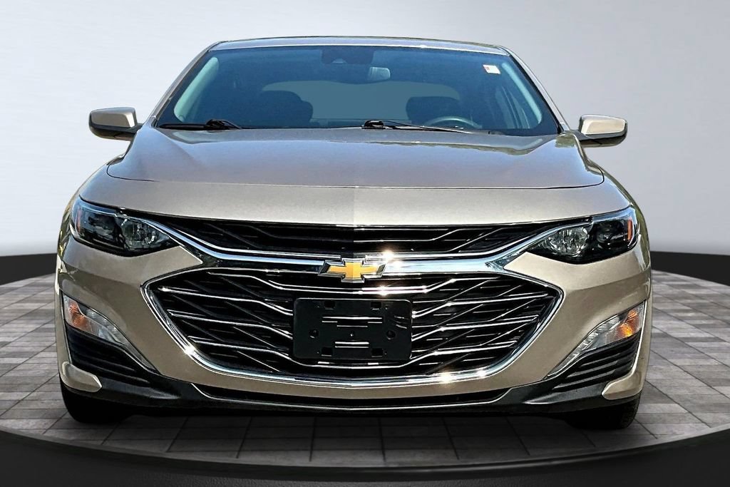 Used 2024 Chevrolet Malibu LT FWD image 2