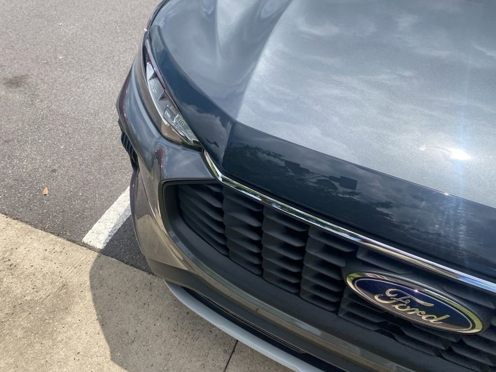 Certified 2025 Ford Escape Active w/ Tech Pack #1 FWD image 3