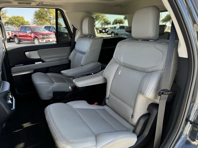 Certified 2025 Ford Expedition Active image 28