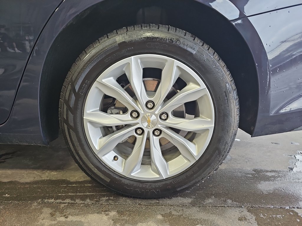 Used 2025 Chevrolet Malibu LT FWD image 32