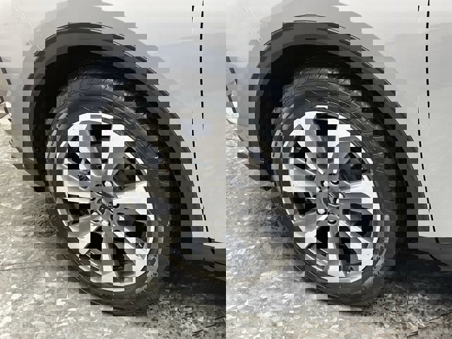 Certified 2024 Ford Escape Platinum image 40