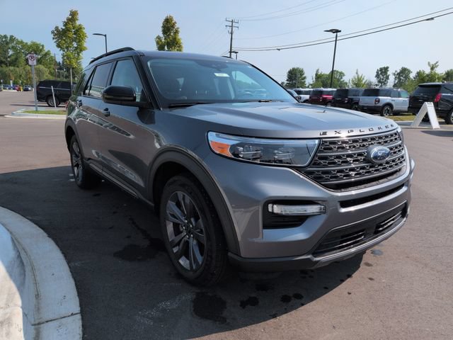 Certified 2023 Ford Explorer XLT w/ Equipment Group 202A AWD/4WD image 7