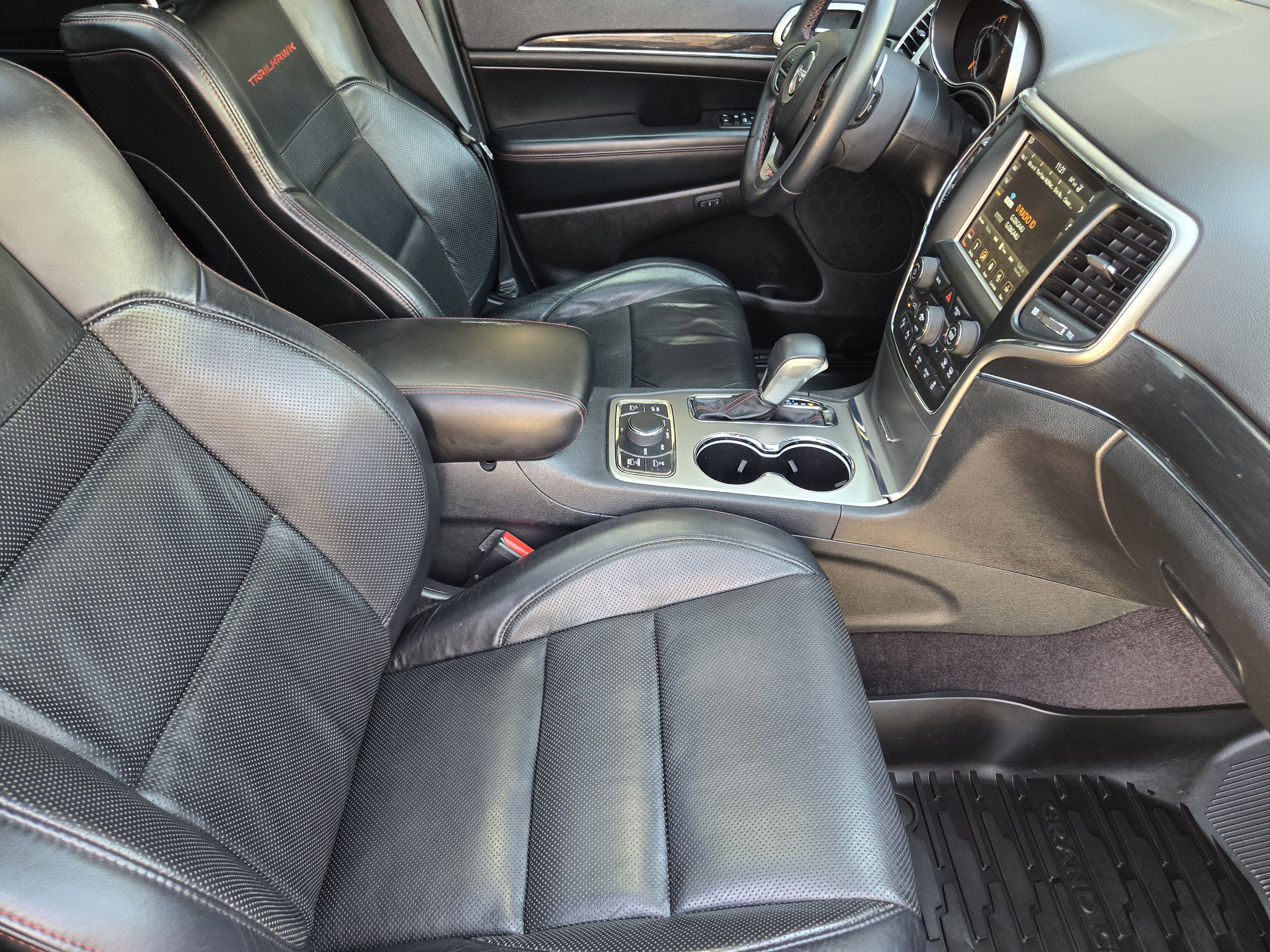 Used 2018 Jeep Grand Cherokee Trailhawk w/ Trailhawk Luxury Group AWD/4WD image 10