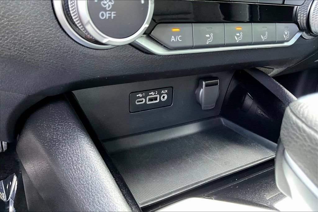 Used 2024 Nissan Altima 2.5 SV FWD image 18