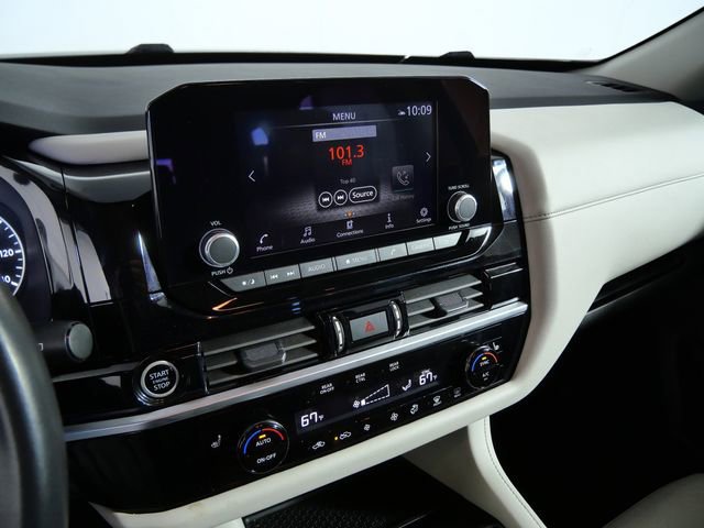 Used 2024 Nissan Pathfinder SV image 21